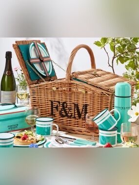Fortnum & Mason Huntsman Picnic Hamper for Four